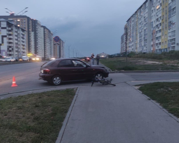     В Курске автомобилист сбил 13-летнего подростка на велосипеде