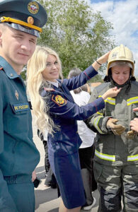 День Безопасности в Ленинской СОШ (в центре – Е.И. Шевелева). Администратор  📷

