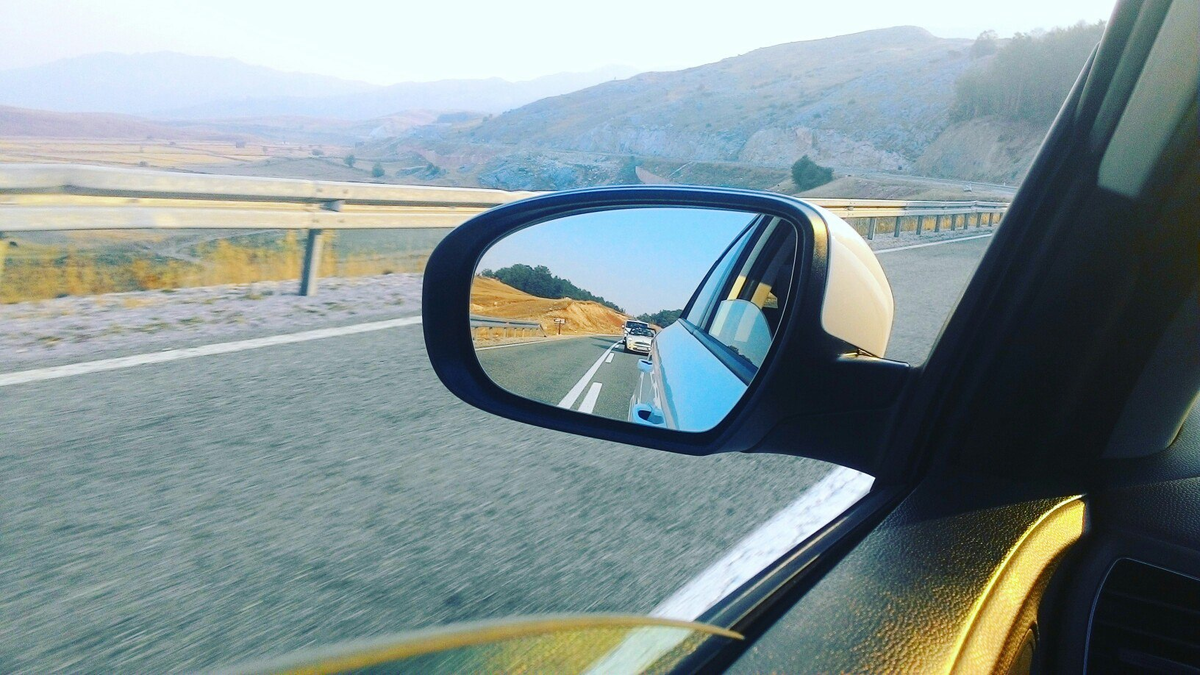 Аренда и вождение автомобиля в Турции — что нужно знать об особенностях местного дорожного движения.