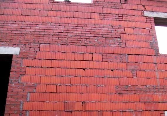 Вот так у нас сегодня строят вторые этажи многие опытные строители. Это халтура, или нет?