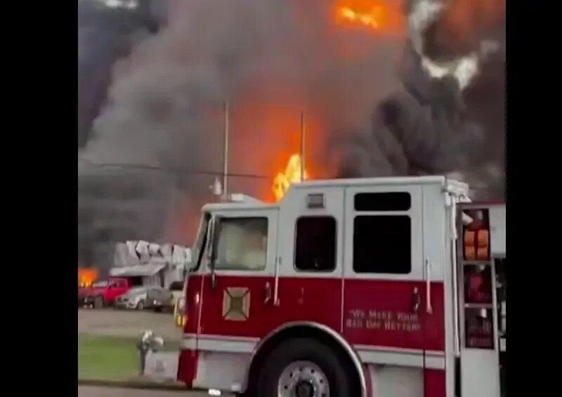 На пожаре в Роузленде.  фото: картинки яндекс.