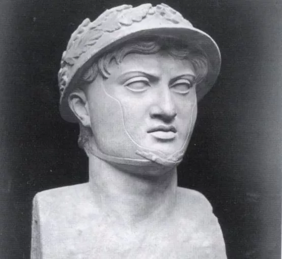 Царь Пирр, портретная герма. Неаполь. Археологический музей.