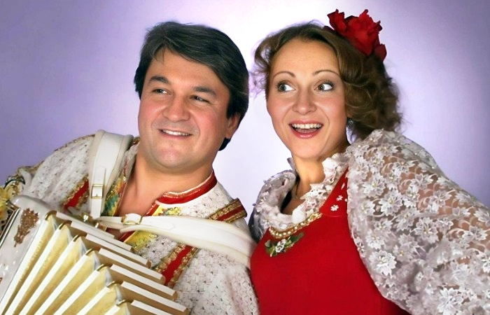 50 лет пела под баян мужа и ушла к молодому: Как Лена Василёк живет после громкого развода и как выглядит ее взрослый сын