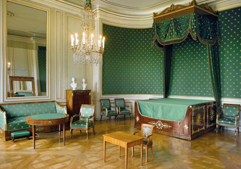 Дворец Нимфенбург; спальня королевы Марии. Здесь родился маленький наследный принц.