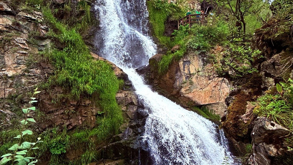 Камышлинский водопад: эмоции и неожиданные повороты😁(Алтай)