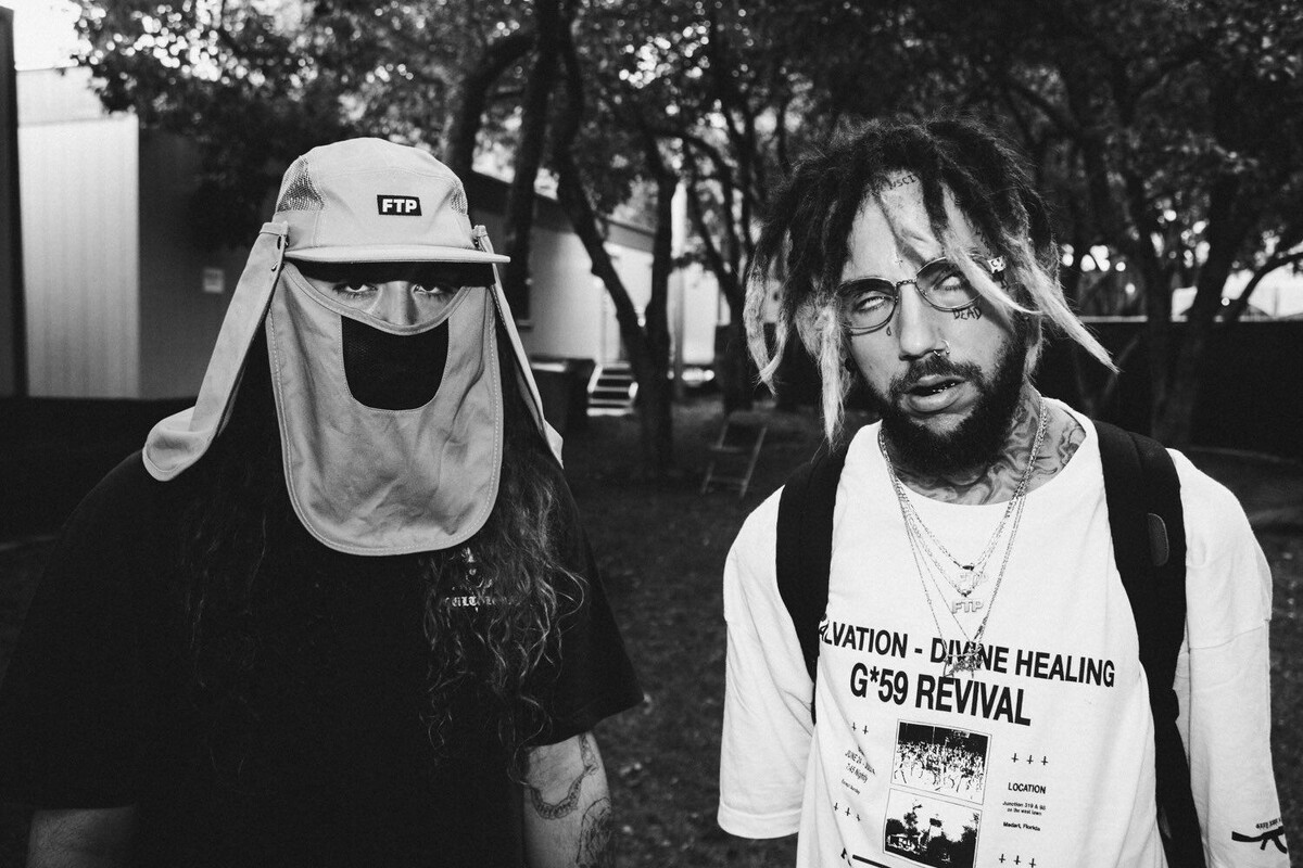 $uicideboy$ (слева - Ruby da Cherry, справа - Scrim)