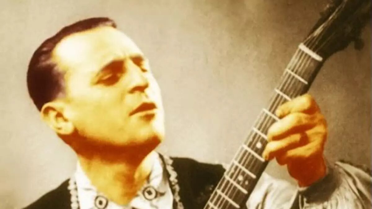 Петр Лещенко, источник https://www.nur.kz/family/gloss/1766031-petr-lesenko-biografia-pevca/