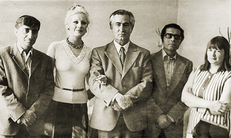 Фикрет Годжа, турецкая певица Эмель Сайин, писатель Джахангир Мамедов, турецкий писатель Тарык Дурсун, переводчица с турецкого языка Вера Феонова. Фото: Личный архив Фикрета Годжи