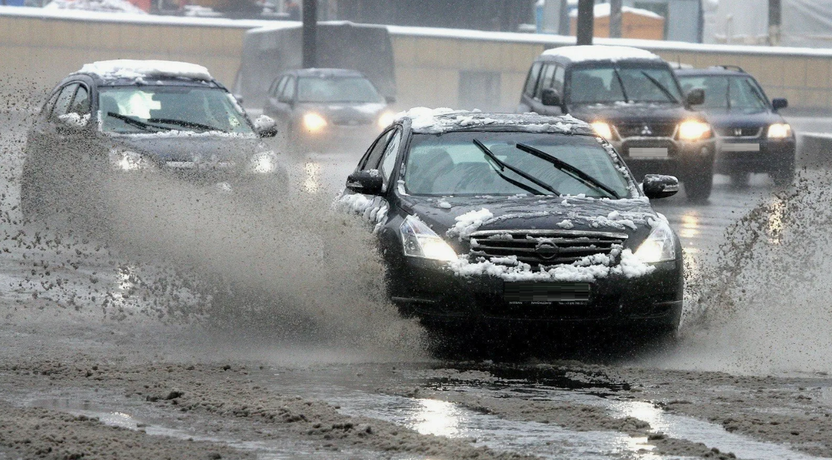 Соль и реагенты зимой разрушают лакокрасочные покрытия (фотография взята с сервиса Яндекс.Картинки)