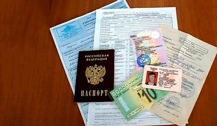 Бардачок под прицелом: какие документы нужно возить в машине с 2025 года