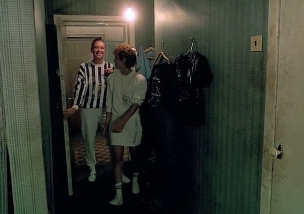 Прямо успешные богатые дамочки после здорового отдыха в выходной / https://yandex.ru/video