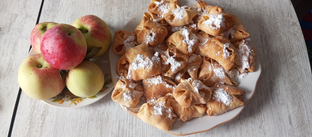 В завершение посылала сахарной пудрой 