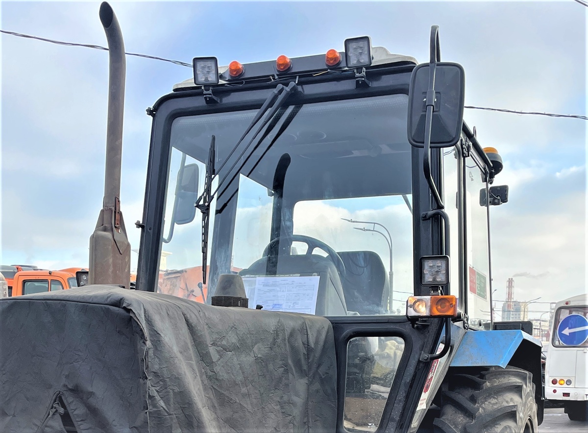 МТЗ-82 с фарами рабочего света