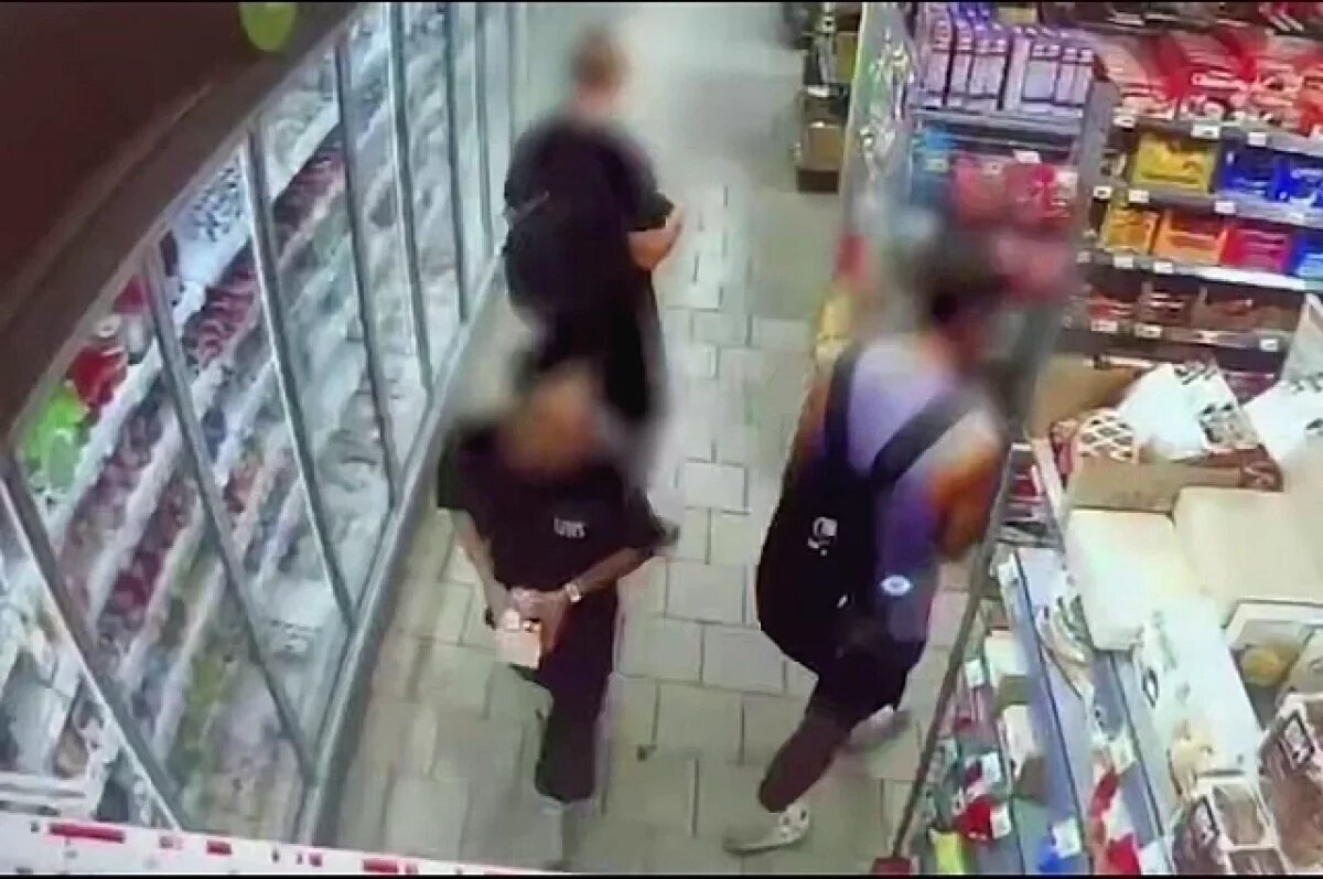    Обокравшие семь магазинов за ночь подростки попали на видео в Волгограде