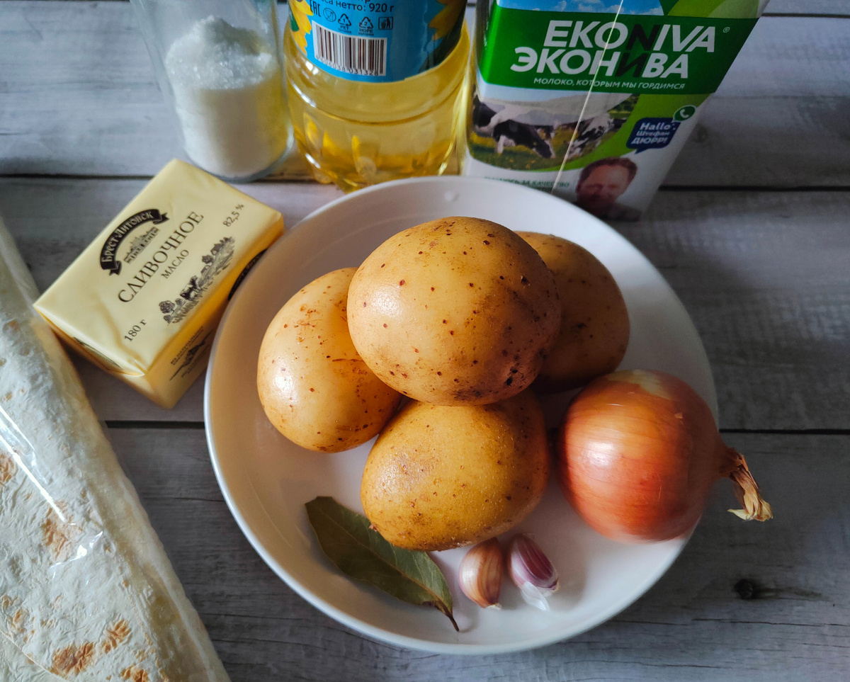 ☝️Для начинки вполне сгодятся остатки готового картофельного пюре. В этом случае, рецепт и вовсе из разряда "проще не бывает". 