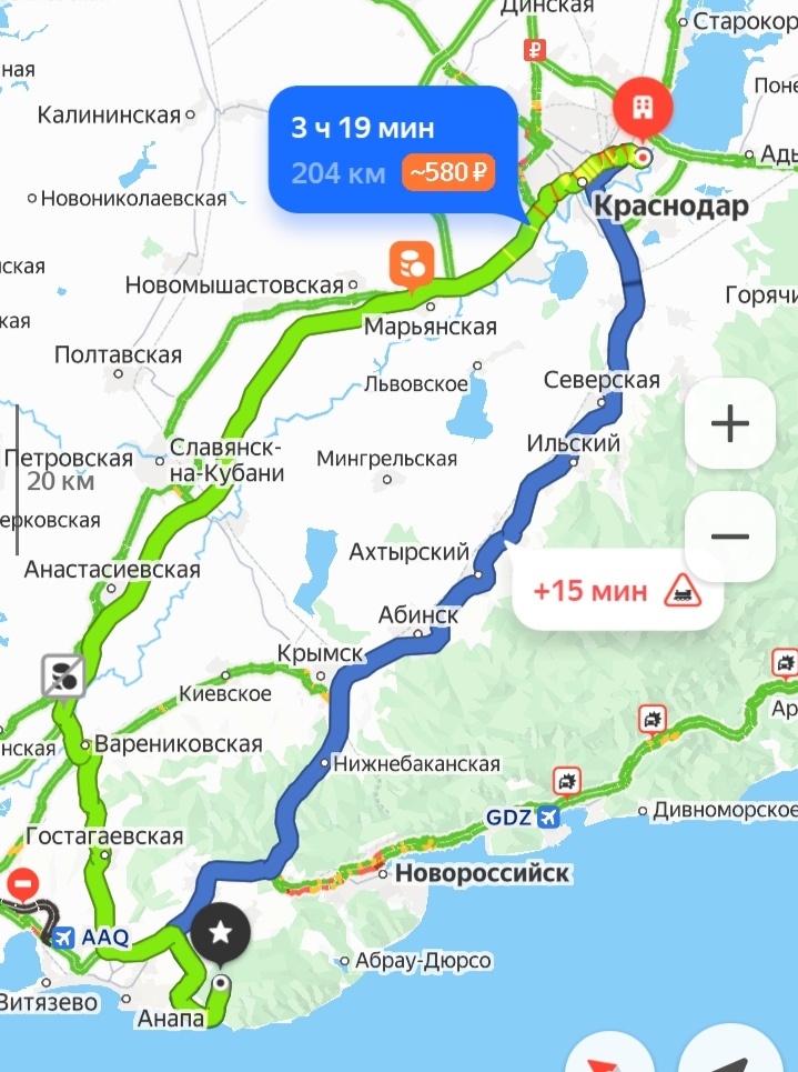 Тут уже есть платная дорога, но мы ехали через Славянск-на-Кубани. 