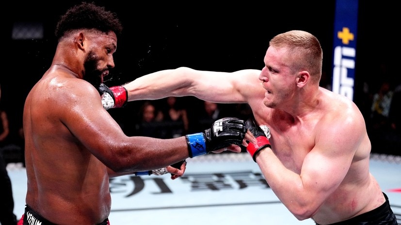     Бойцы UFC Валдо Кортес-Акоста и Сергей Павлович Gettyimages.ru Jeff Bottari / Contributor