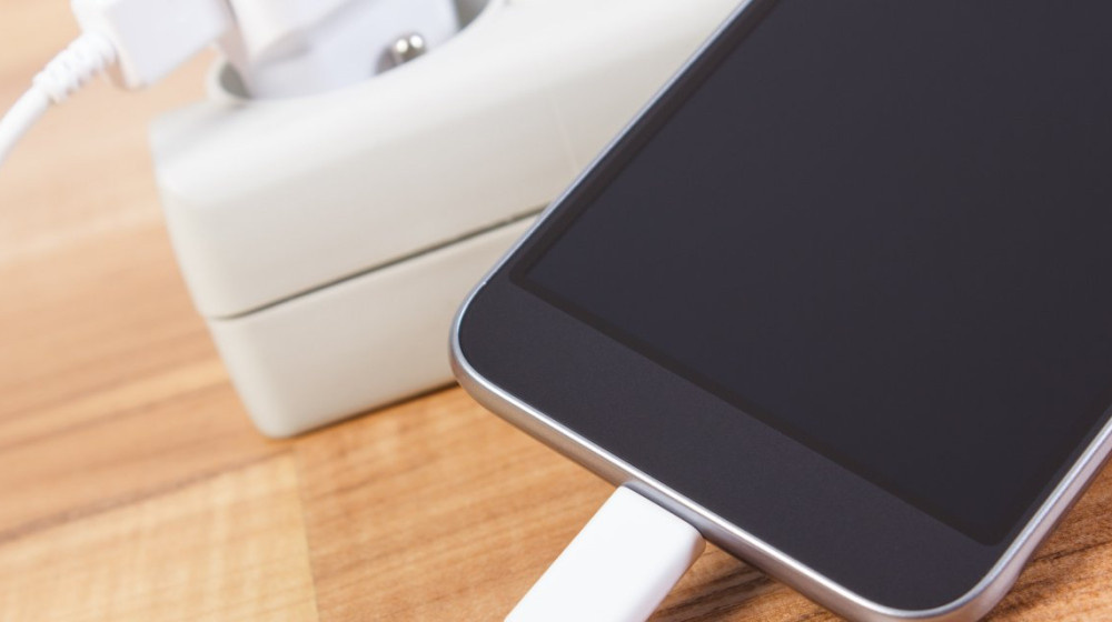    Зарядка смартфона как искусство — правда, которую скрывают мастера