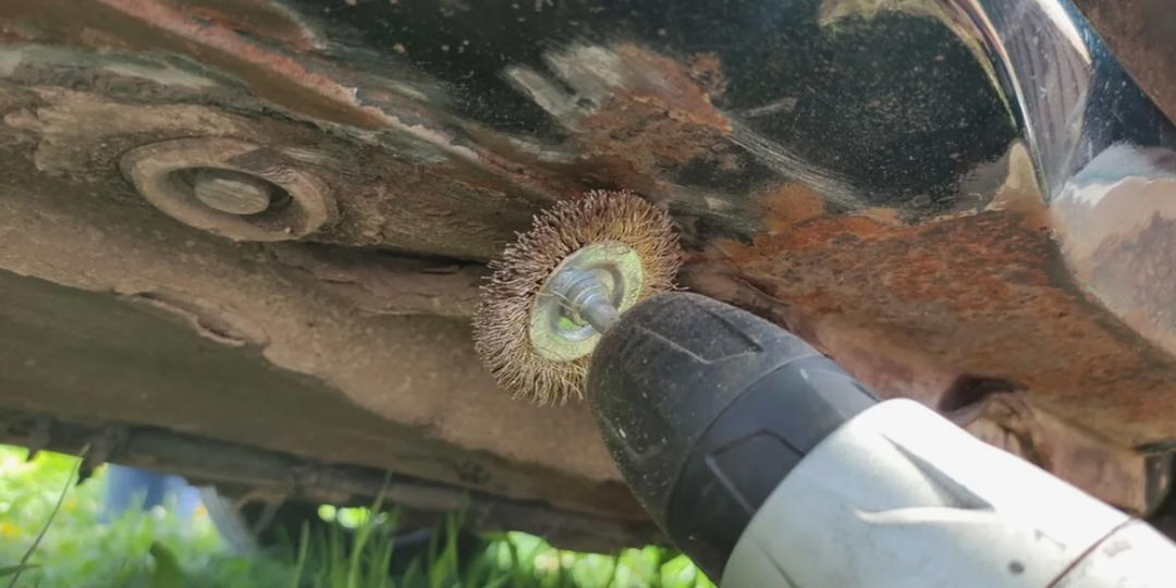 Как полностью удалить глубокую ржавчину с кузова, если под рукой нет пескоструйного аппарата