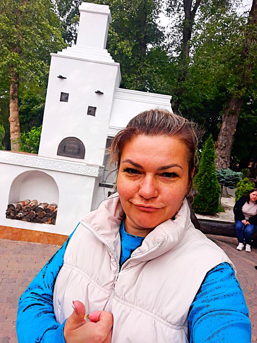 И печь русская тоже имеется...