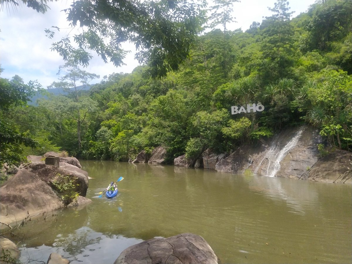 Первый водопад Ба Хо