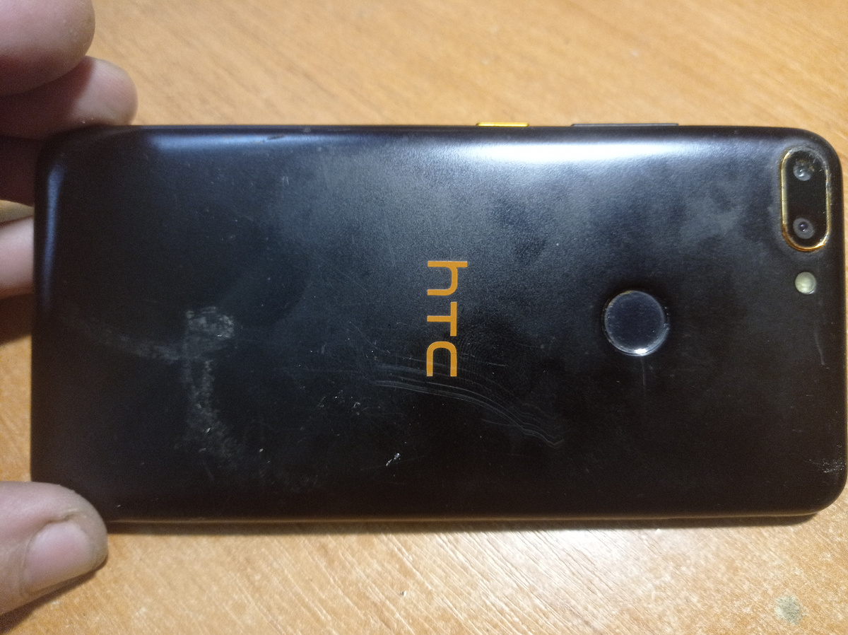 Сзади скромно