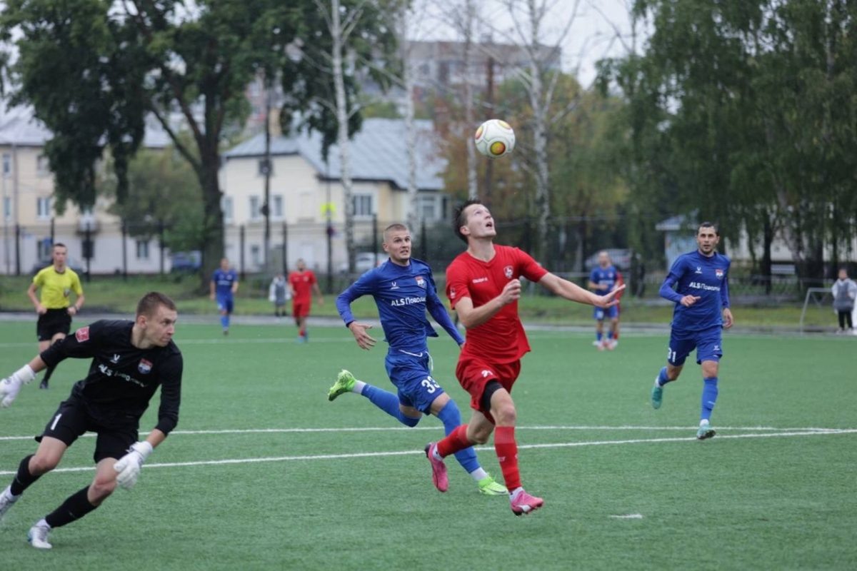    Матч проходил в непростых погодных условиях