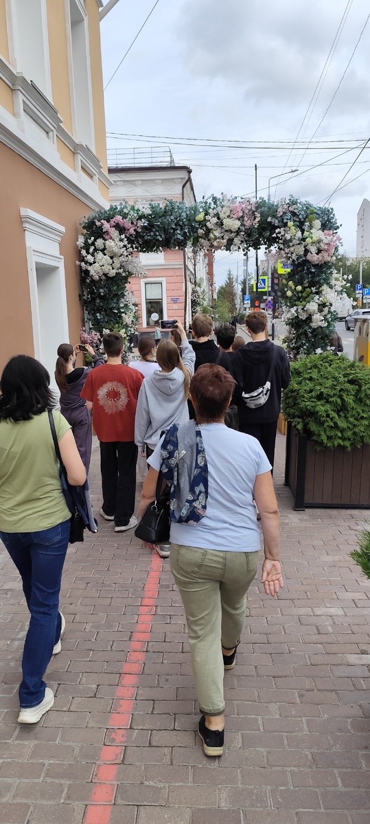 Стало интересно, можно ли публиковать общие фотографии без согласия? Пожалуй, рисковать не буду