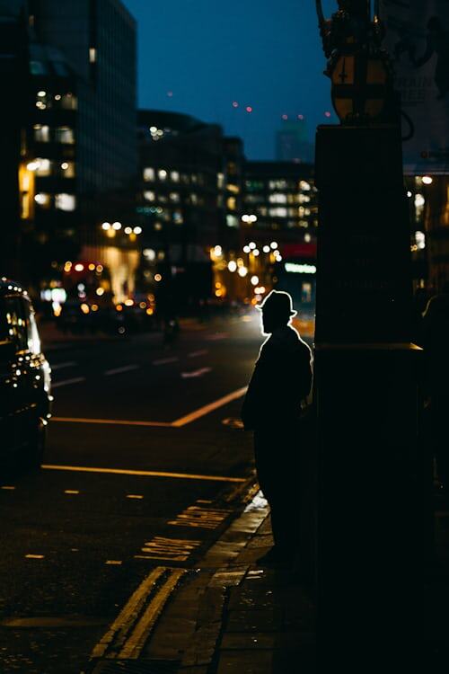 
👉 «Представь, что это ты. Свободный, понимающий, без лишних иллюзий. Разве это не сила?»