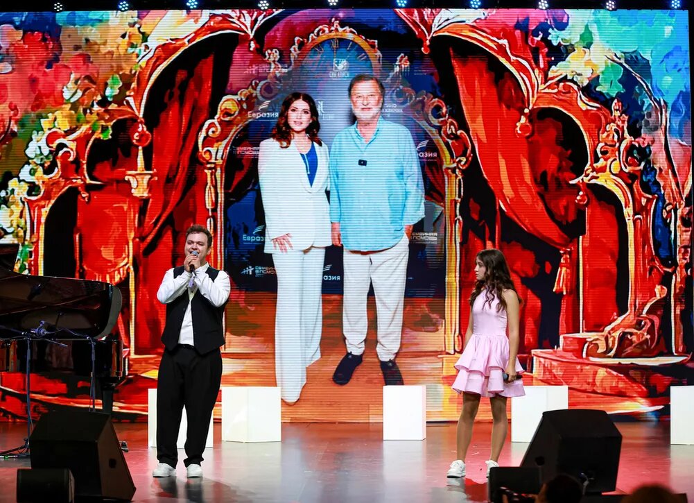    Жасмин представила спектакль "Буратино и Золотой ключик" с особенными артистами