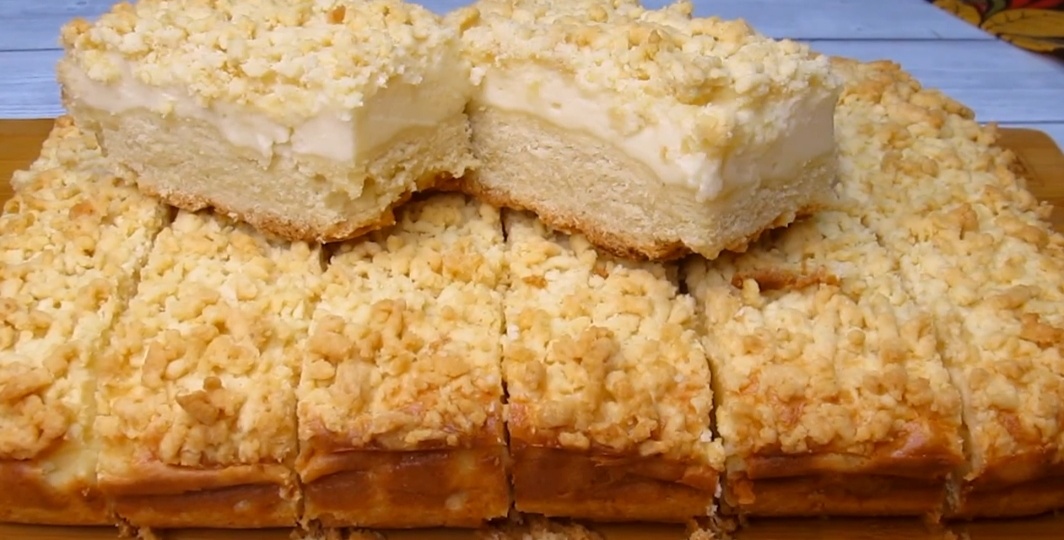 Идеальный пирог. Невероятно вкусный. Рассыпчатое тесто, прослойка из творога шикарна. Каждый день такой бы.