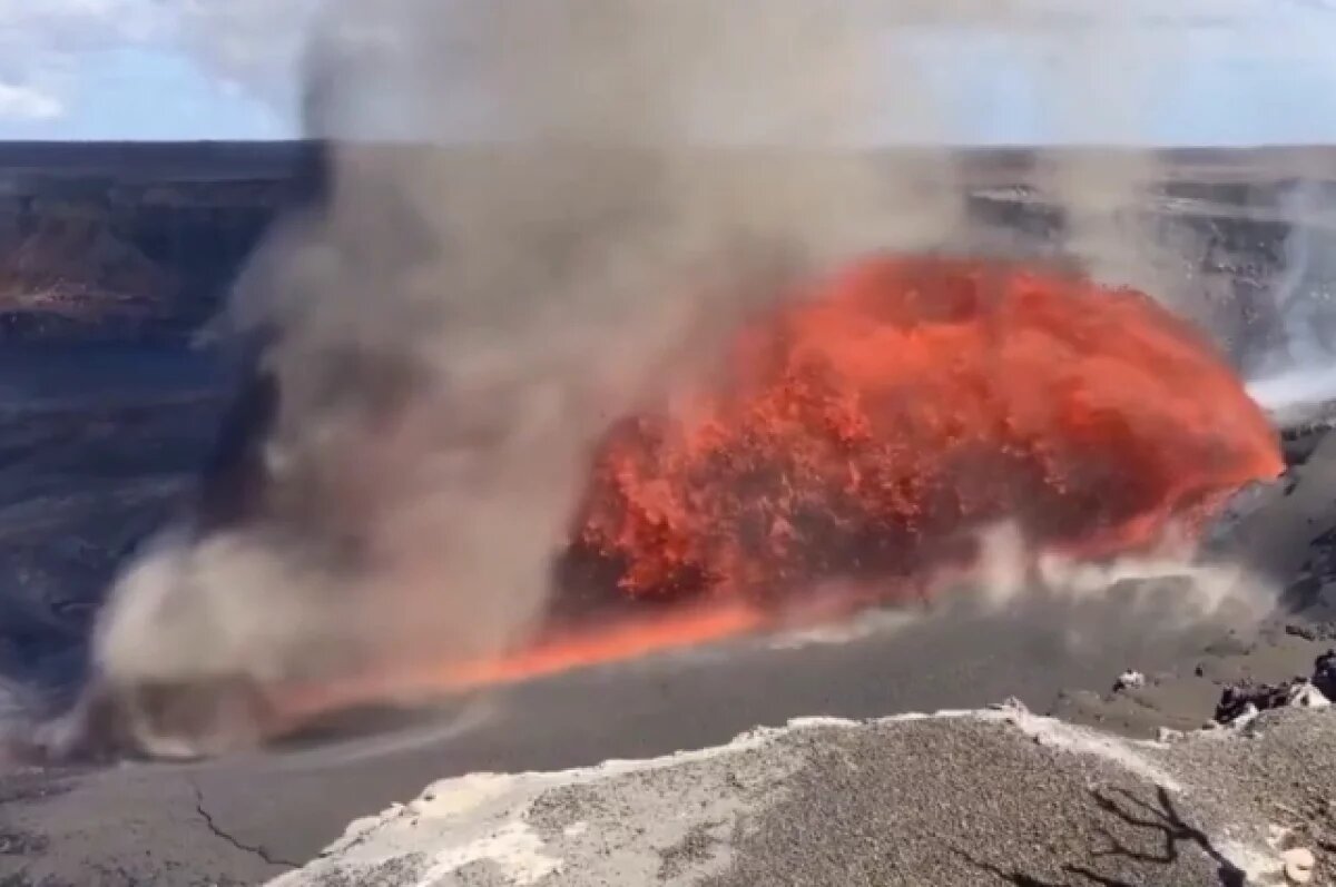    Опубликованы кадры извержения вулкана Килауэа в американском штате Гавайи