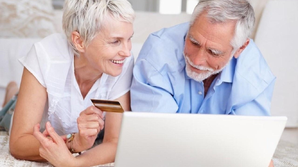 Особенно щедрые бонусы ждут пенсионеров, которые получают пенсию на карту Сбербанка