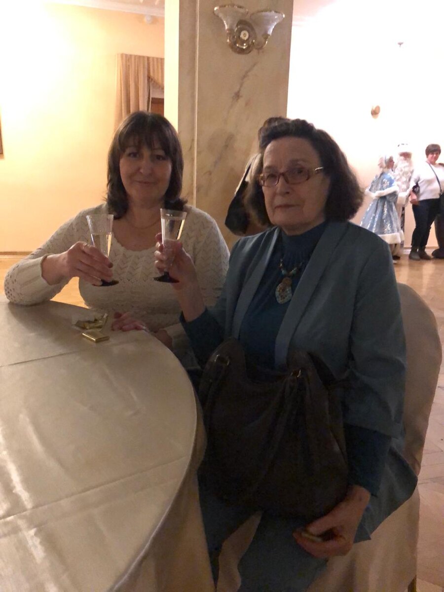 Из личного архива. Я с тётей Людой