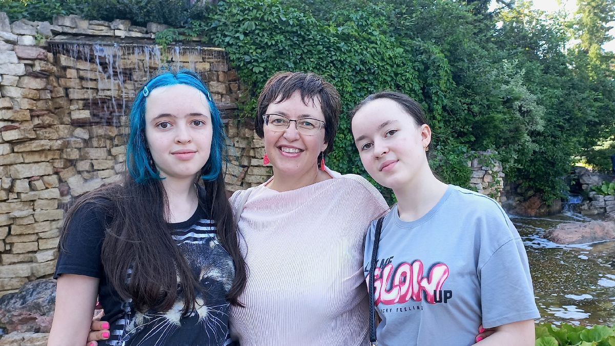 Фото автора: я с дочками в "Диво-парке", Санкт-Петербург.