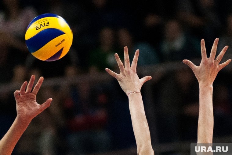    Чемпионы победили со счетом 21:13, 21:11