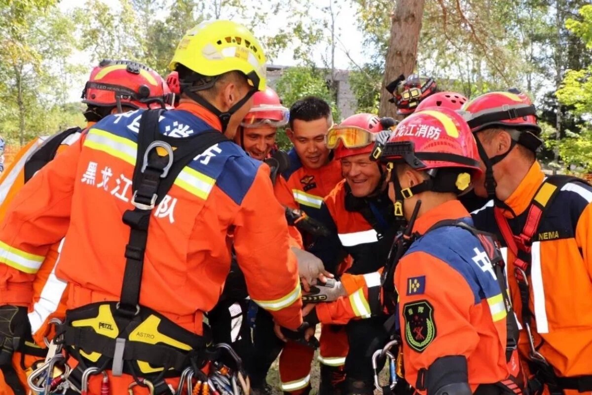    В Хабаровске прошли совместные учения спасателей России, Китая и Монголии