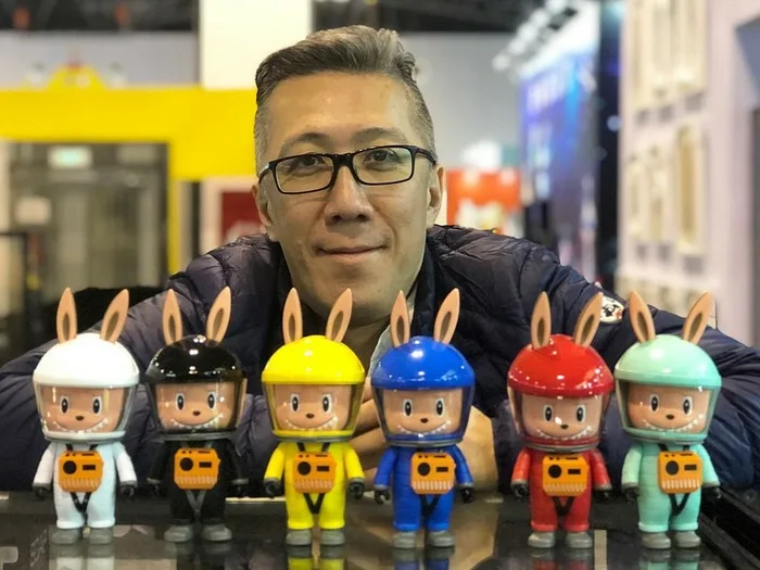 Касинг Лунг - автор этого милого эльфа.