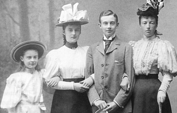 Все дети герцога получили отличное образование.