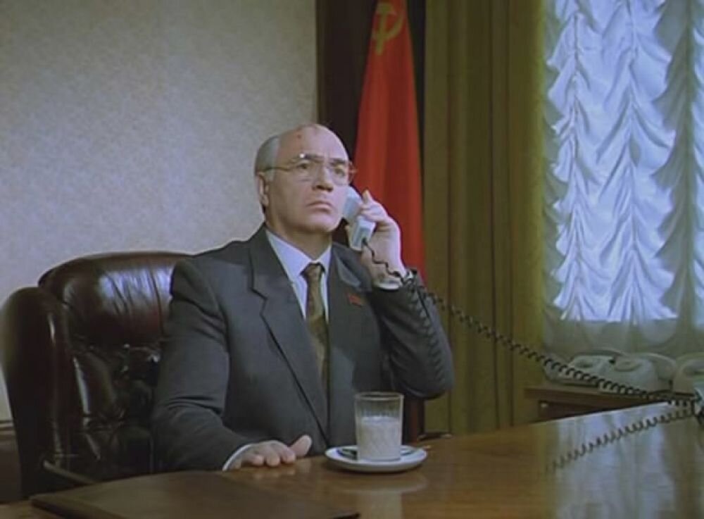 Леонид Куравлев в комедии Леонида Гайдая «На Дерибасовской хорошая погода, на Брайтон-Бич опять идут дожди», 1992 г. 