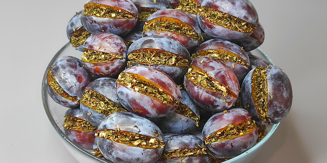 Маринованные СЛИВЫ с чесноком и МЯТОЙ. Обалденная ЗАКУСКА нам ЗИМУ.