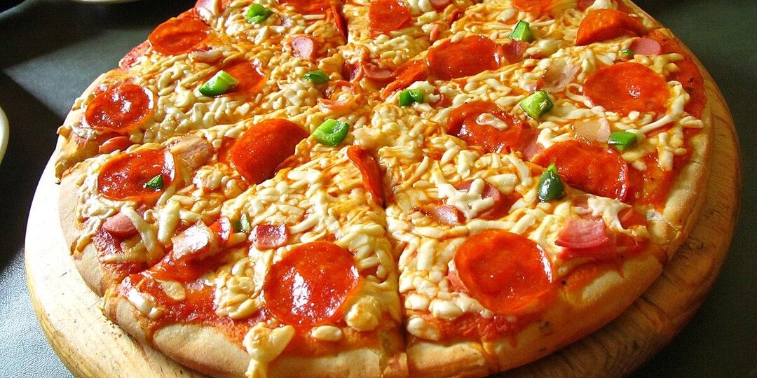 Идеальная домашняя пицца: Секреты воздушного теста и сочной начинки