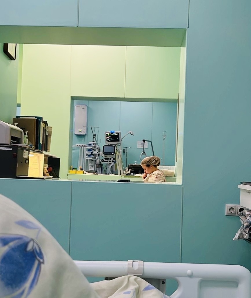 Муж развлекал меня фотографиями из реанимации 