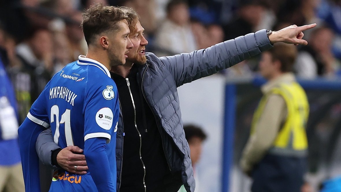    Антон Миранчук и Валерий Карпин.Александр Федоров