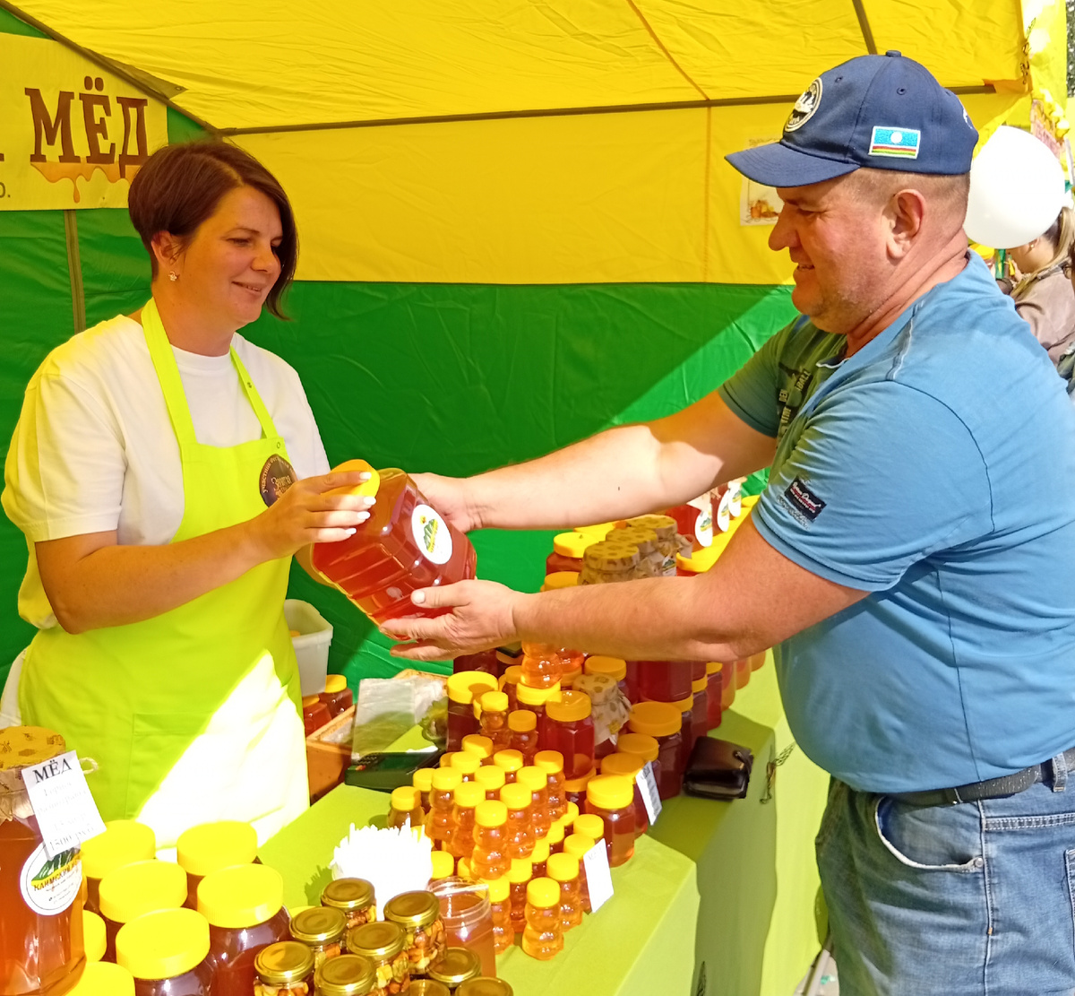 Ольга Корчуганова из с. Нижнекаянча Алтайского района всегда рада постоянному покупателю