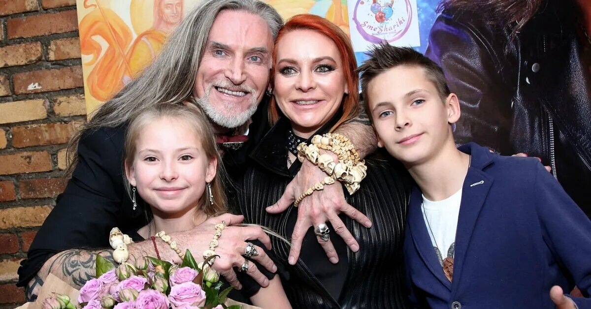 Джгурда, Анисина и их дети. Фото: соцсети