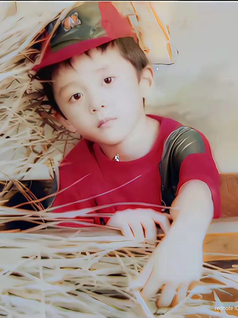 И красавчиком Чжан Синьчэн был с самого детства! Листайте галерею...