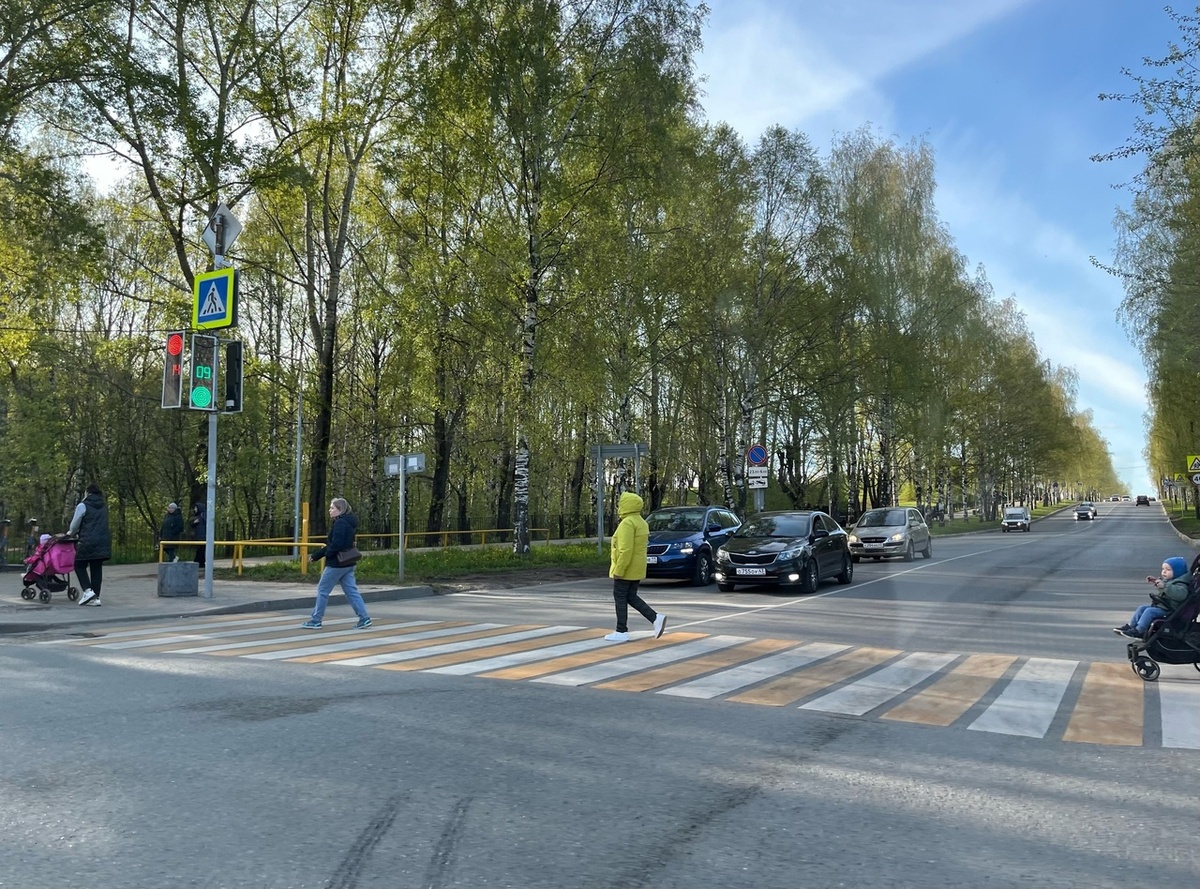    В ГАИ пояснили: что делать, если загорелся красный свет, а водитель уже пересек стоп-линию