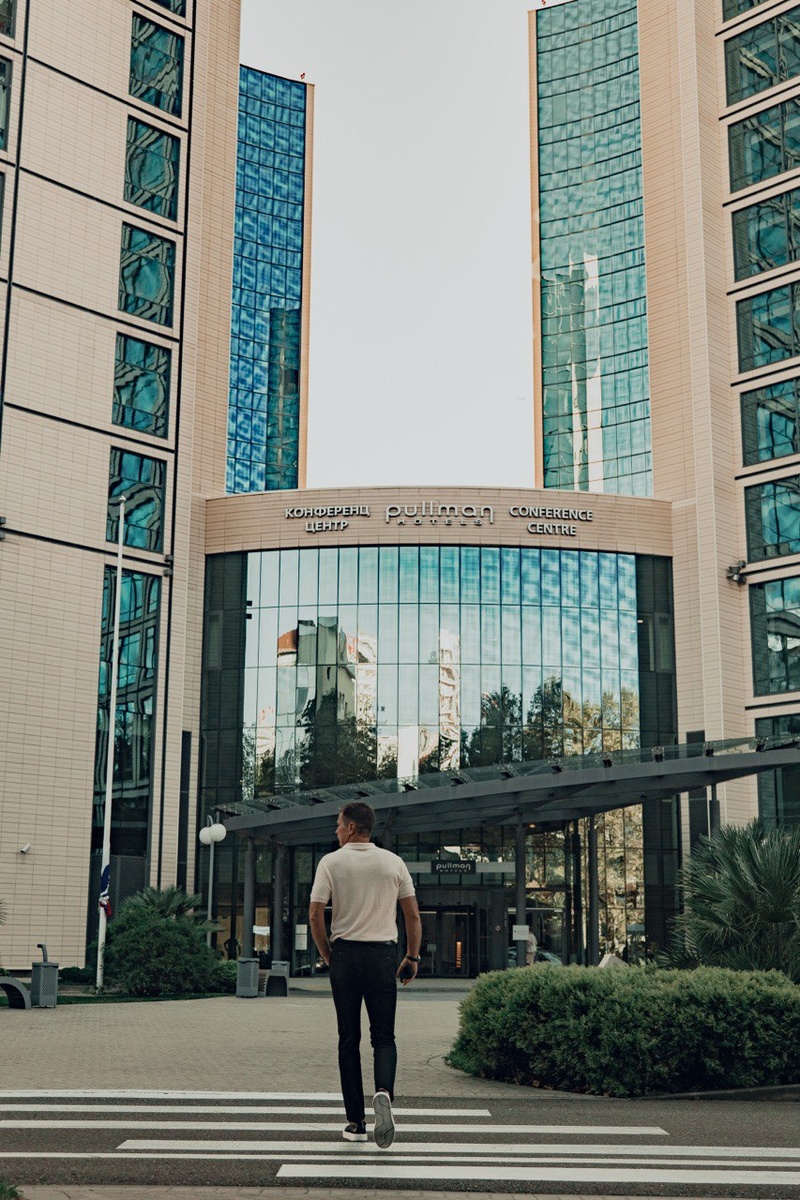 Заработок риэлтора неограничен. Когда то и мне, работа риэлтором казалась, чем-то сложным и нереальным. Но на самом деле, если у тебя есть смартфон, и голова на плечах, то никаких трудностей быть не может! Работа риэлтором, как и любая другая, требует выполнять определённый набор действий. Всё очень просто. Читай мой канал, учись и вдохновляйся. Если я смог, в 48 лет, научиться зарабатывать с нуля, то и у тебя получится!