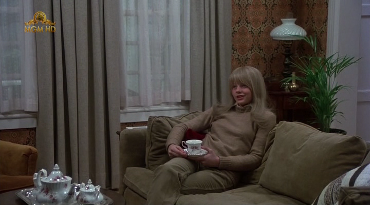 Кадр из фильма «Девочка из переулка» (1976)